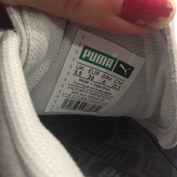 NWT Suede Grey PUMA Sneakers - Picture 3 of 7